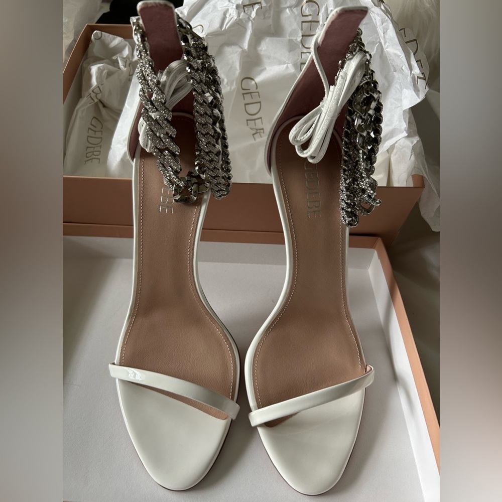 Brand new designer GEDEBE Kris Crystal high heels